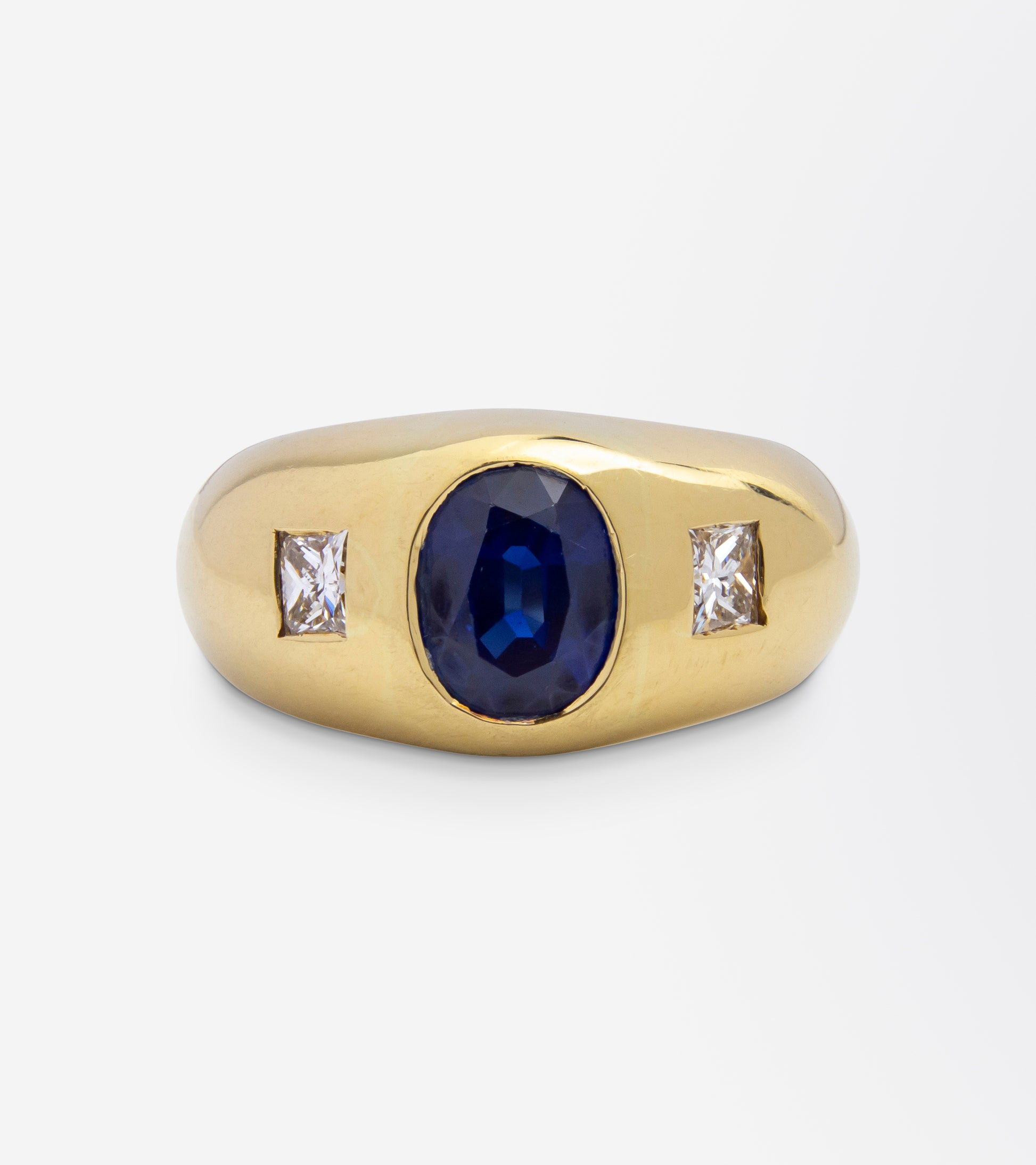 Sapphire & Diamond Gypsy Style Ring in 18kt Yellow Gold