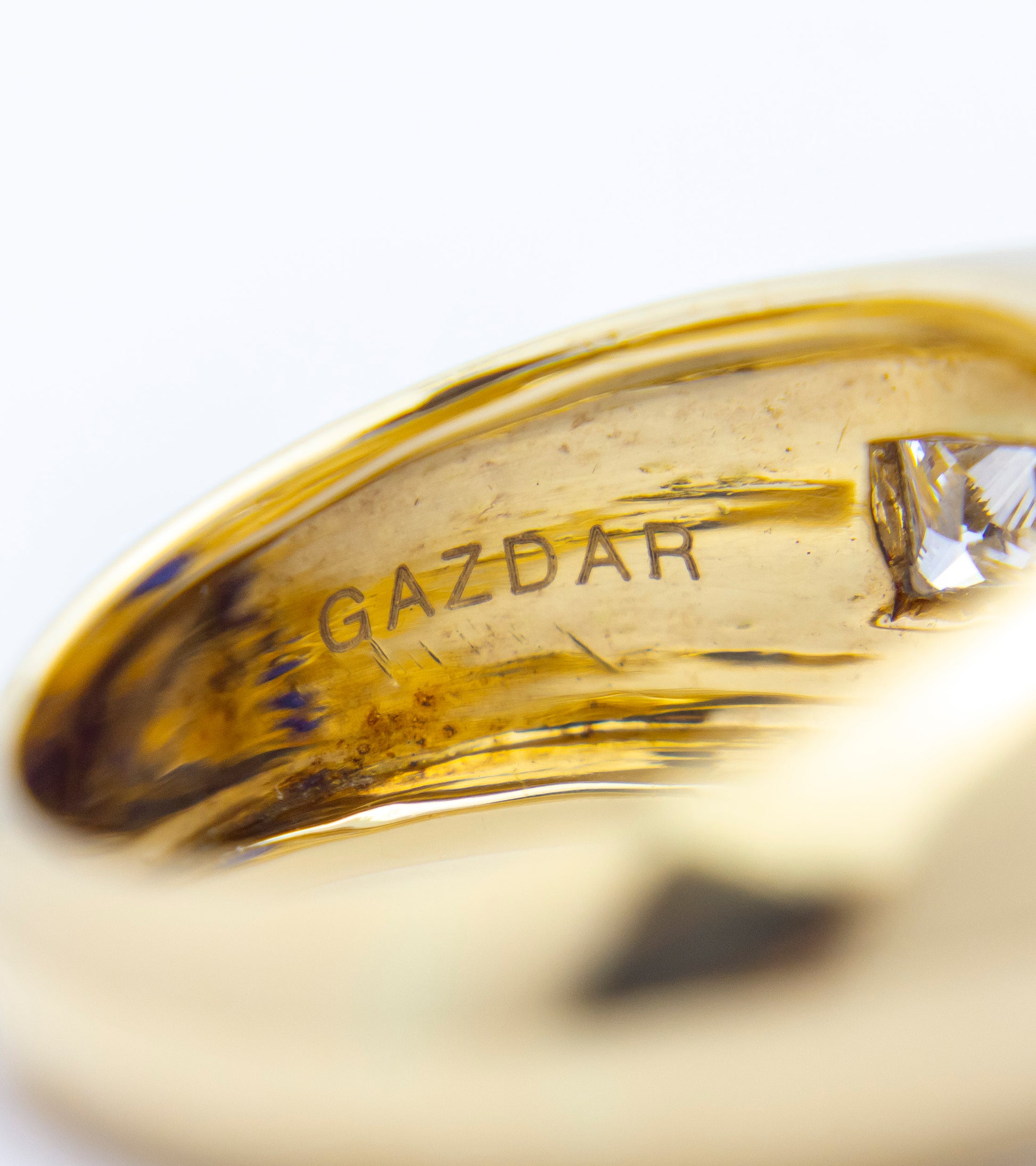 Sapphire & Diamond Gypsy Style Ring in 18kt Yellow Gold
