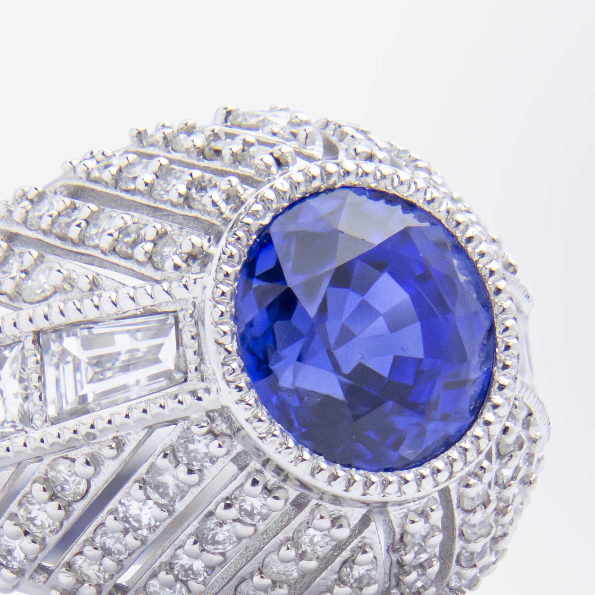 Bague en saphir de Ceylan et diamants