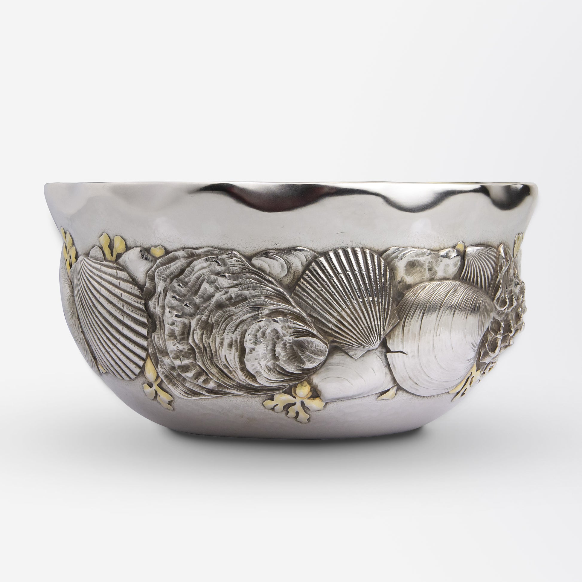 Bol en argent massif de style esthétique, orné d'un motif de coquillage, fabriqué par Whiting Manufacturing Company.