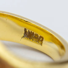 Load image into Gallery viewer, English 18kt Yellow Gold Signet Ring
