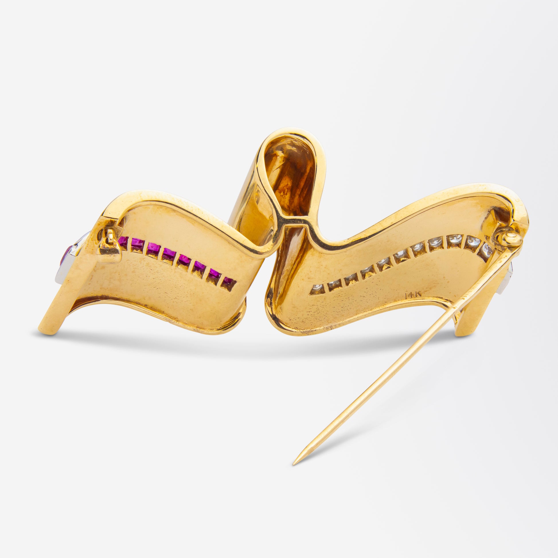 Broche en rubis et diamants des années 1940 par Tiffany &amp; Co.