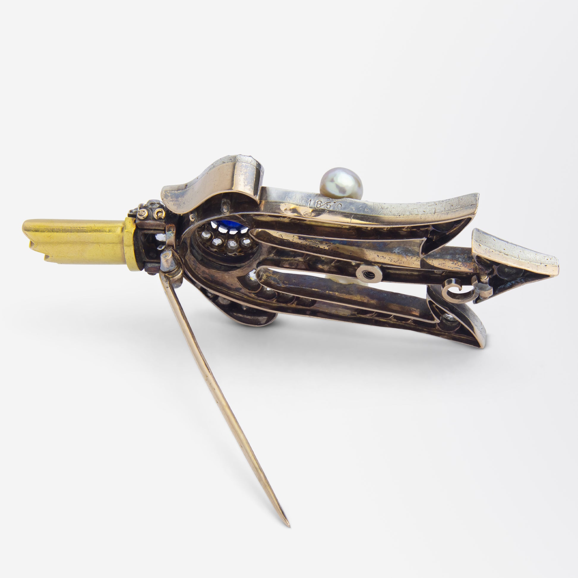 Broche trident antique en perle, diamant et saphir