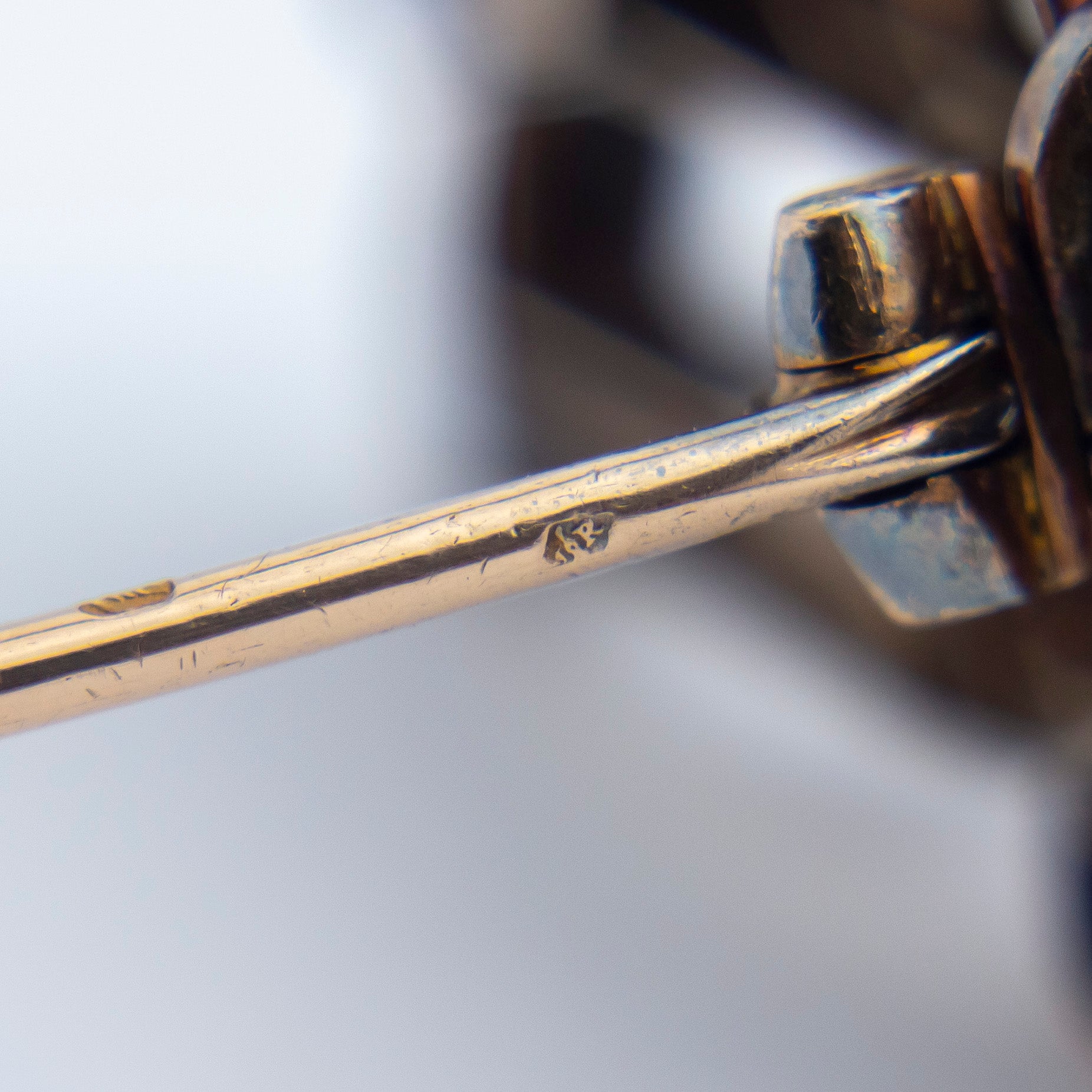 Broche trident antique en perle, diamant et saphir