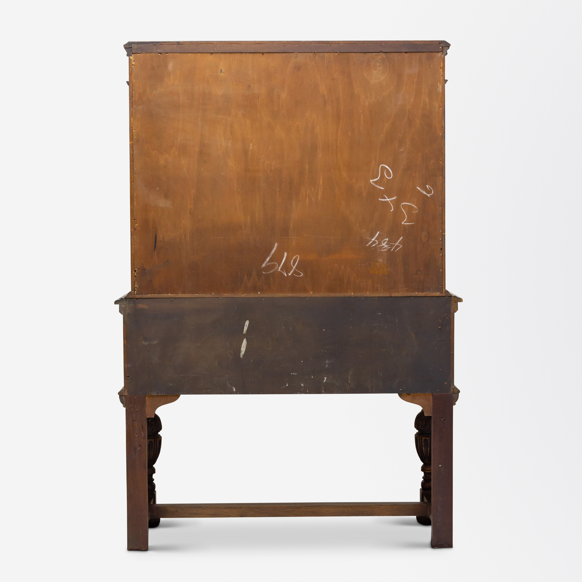 Meuble bar sculpté de style Arts and Crafts