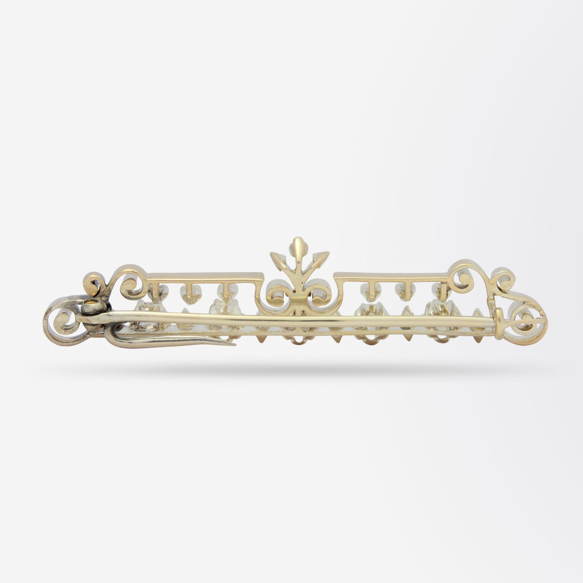 18kt Yellow Gold & Old Mine Cut Diamond Bar Brooch