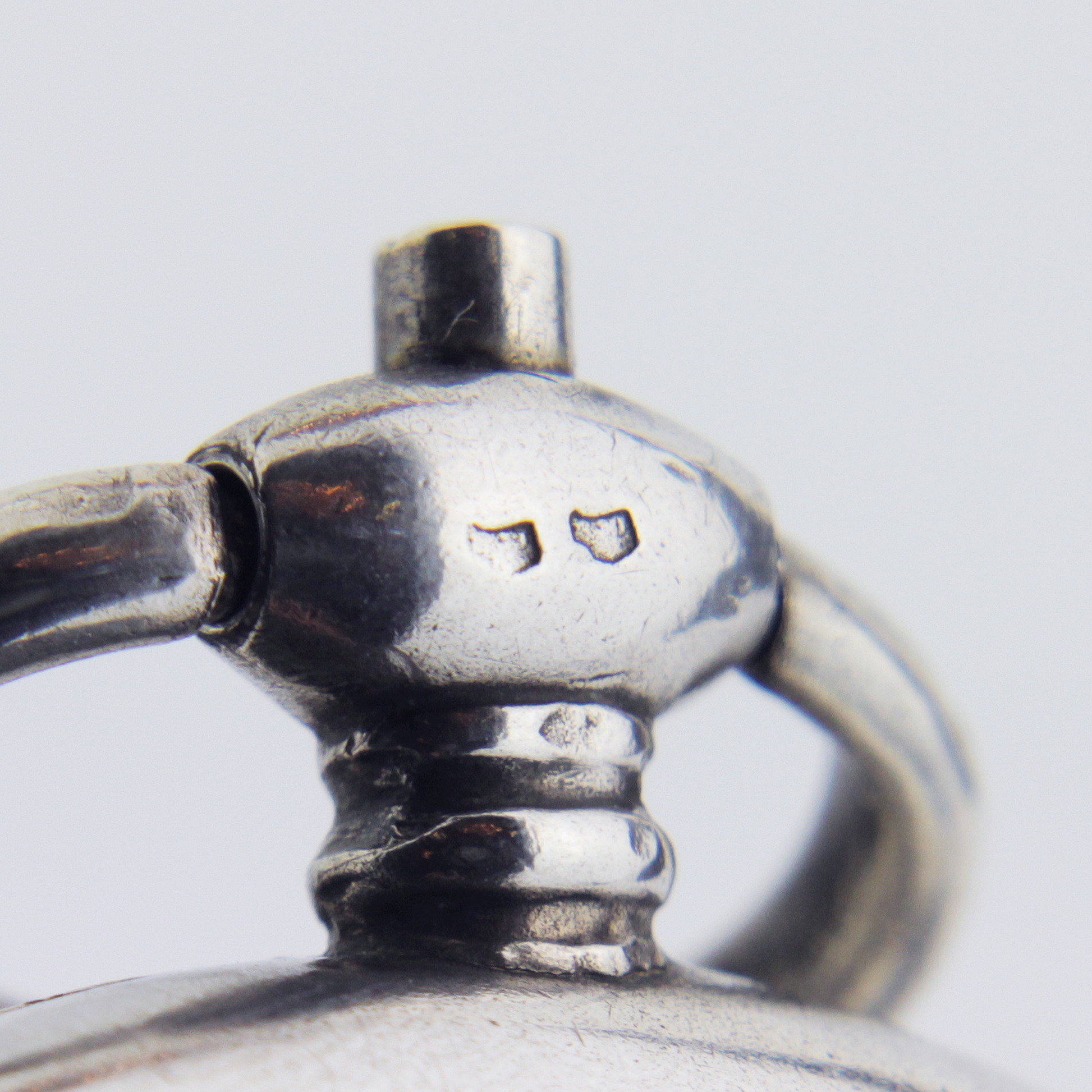 Grand médaillon en argent français en forme de gui