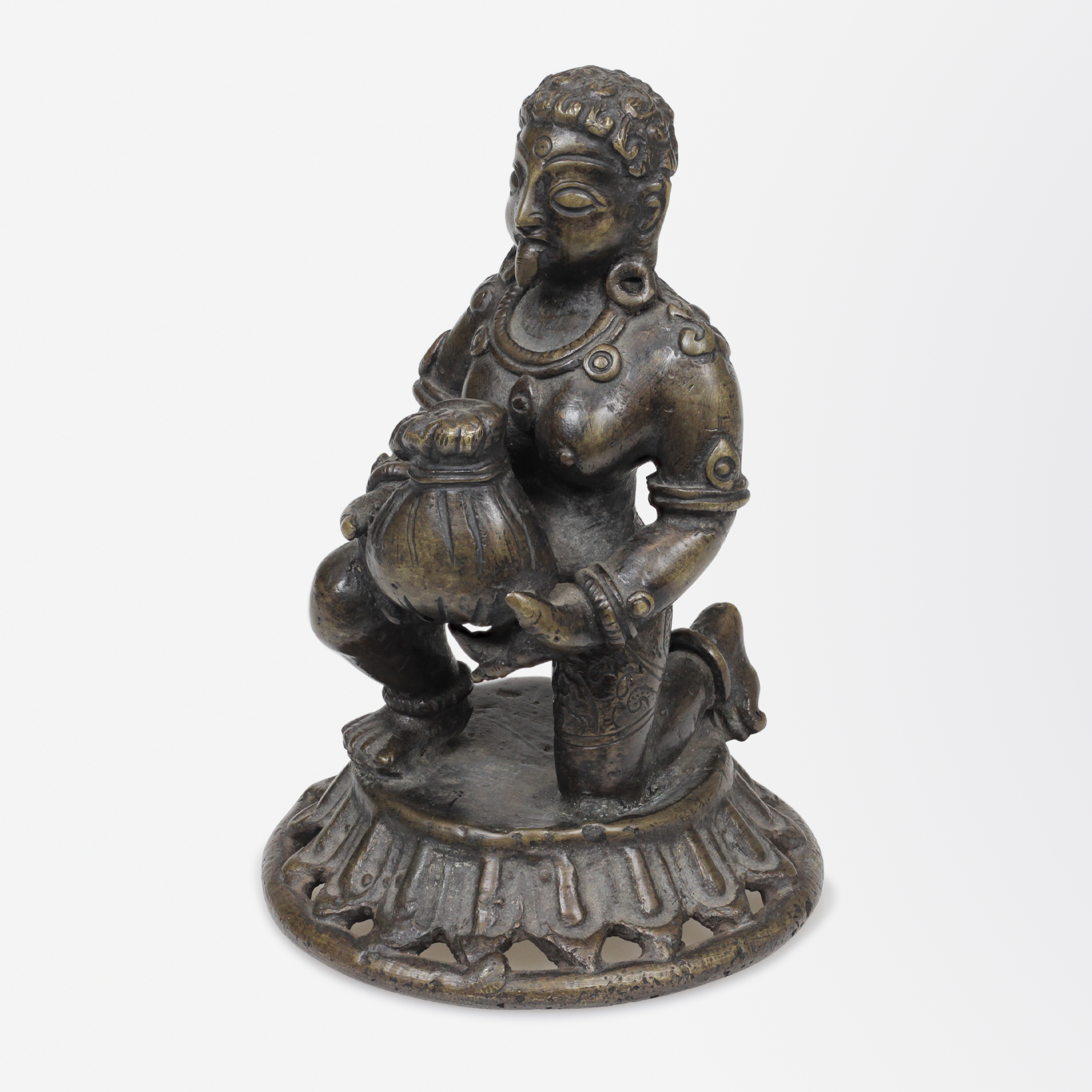 Statuette en bronze de Krishna, datant du XVIIe siècle, en Inde.