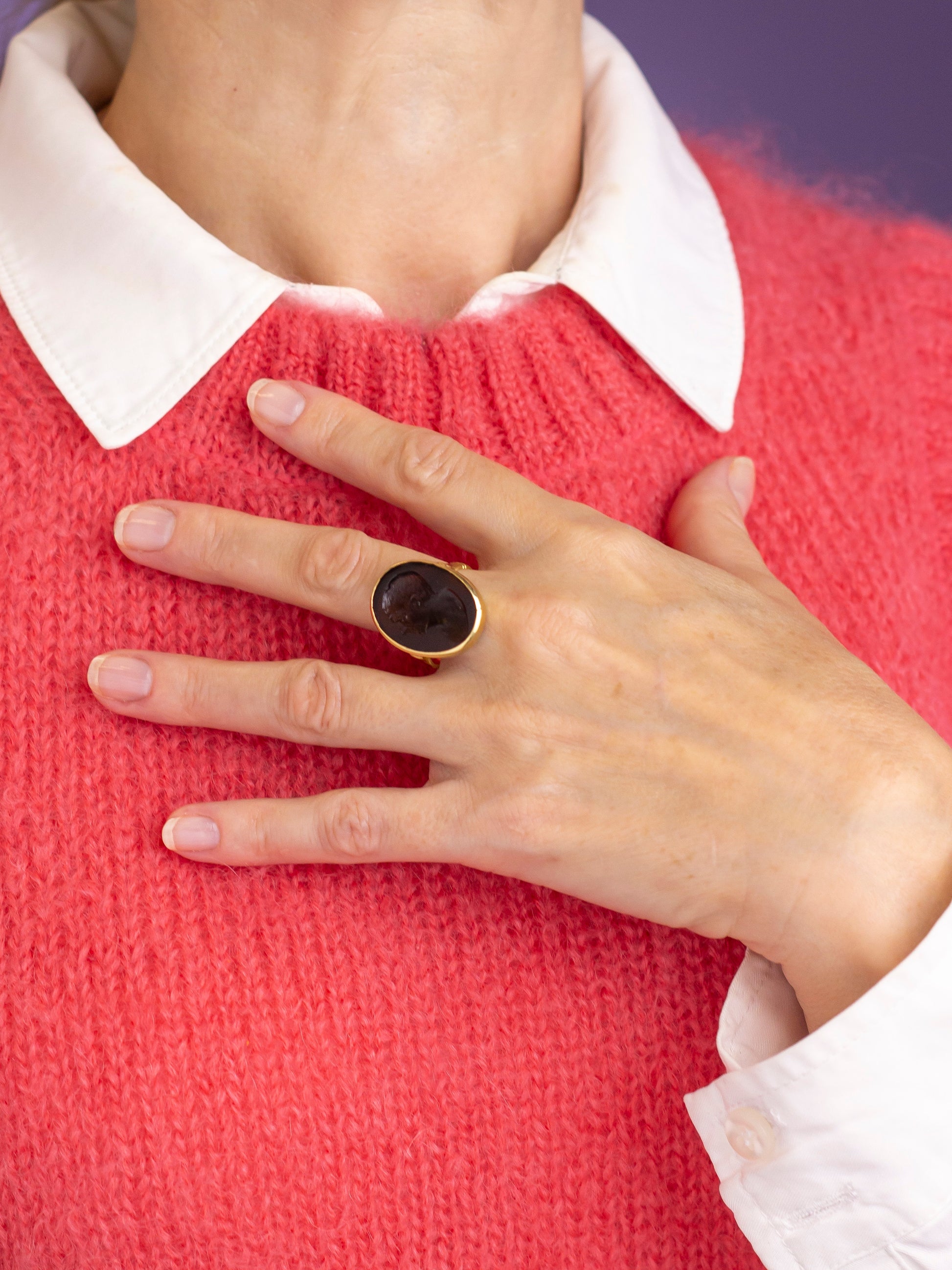 18kt Yellow Gold Ring With Brown Glass Intaglio by 'Hecker'