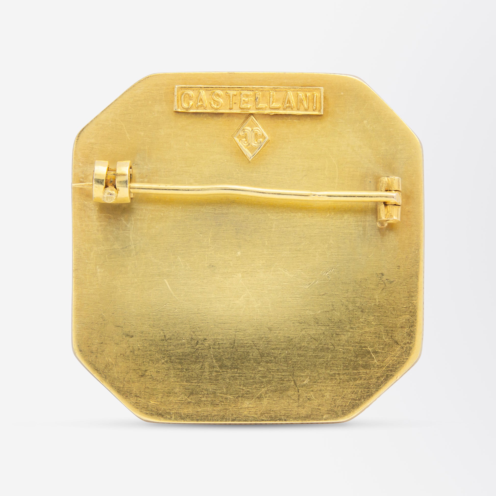 Castellani Brooch in 15kt Gold With Shakudo Plaque