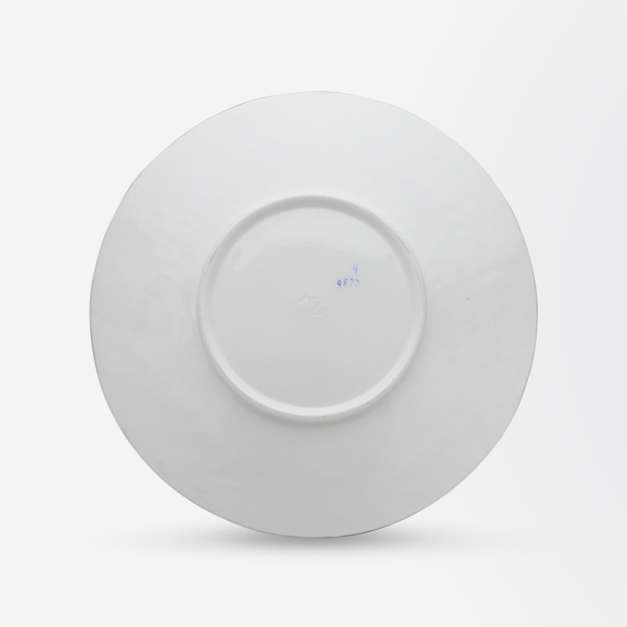 Assiette en céramique selon la technique du trompe-l'œil 