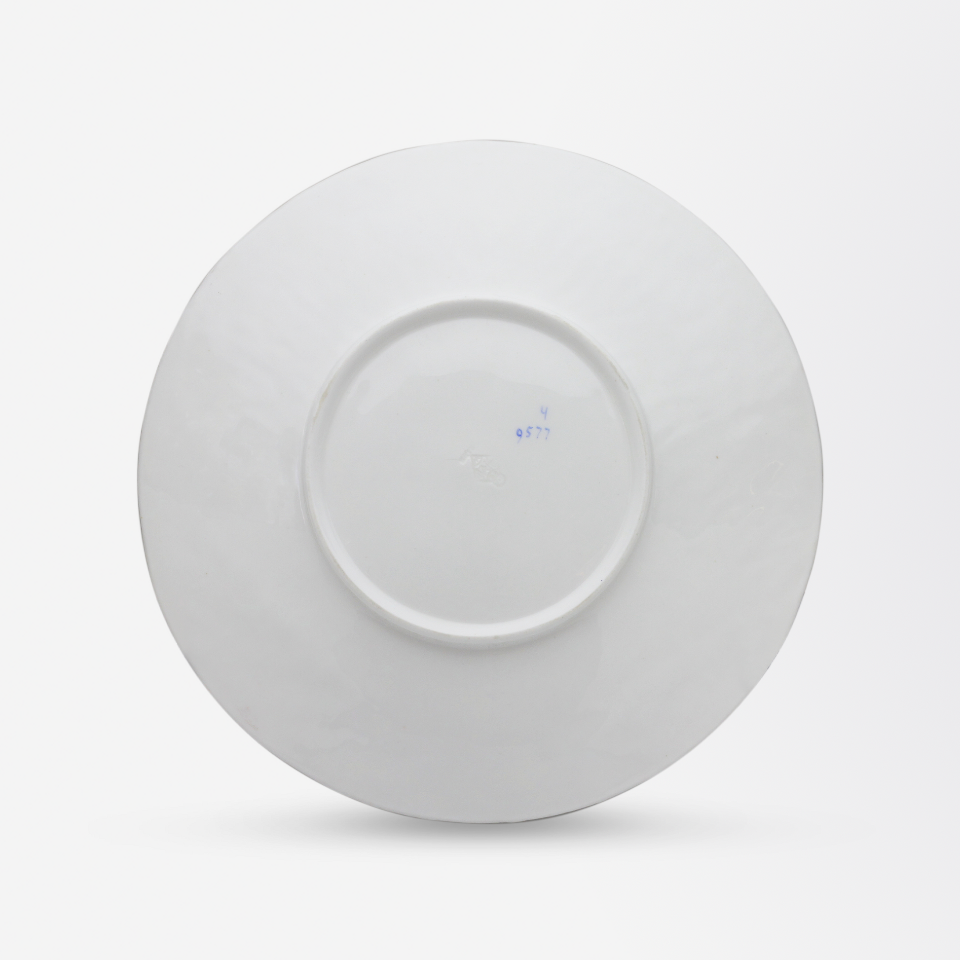 Assiette en céramique selon la technique du trompe-l'œil 