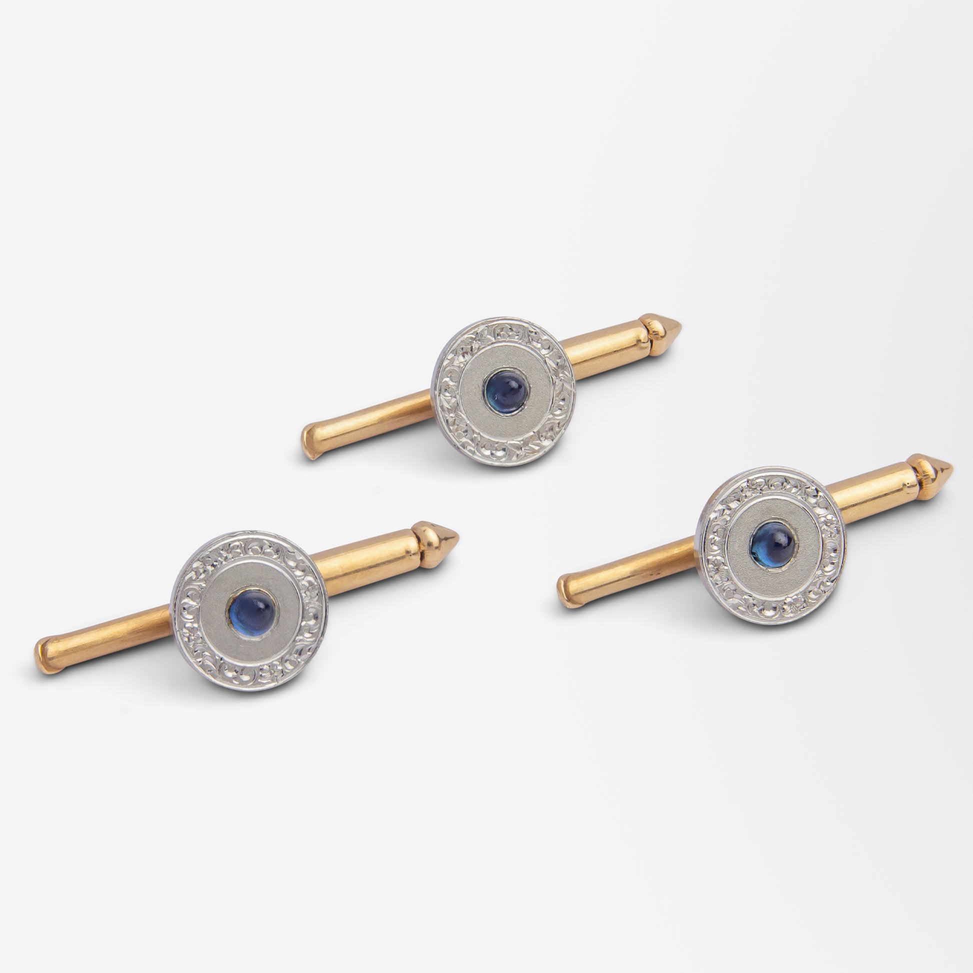 Ensemble de boutons de manchette et de clous de robe Art Déco en or jaune 14 carats, platine et saphir