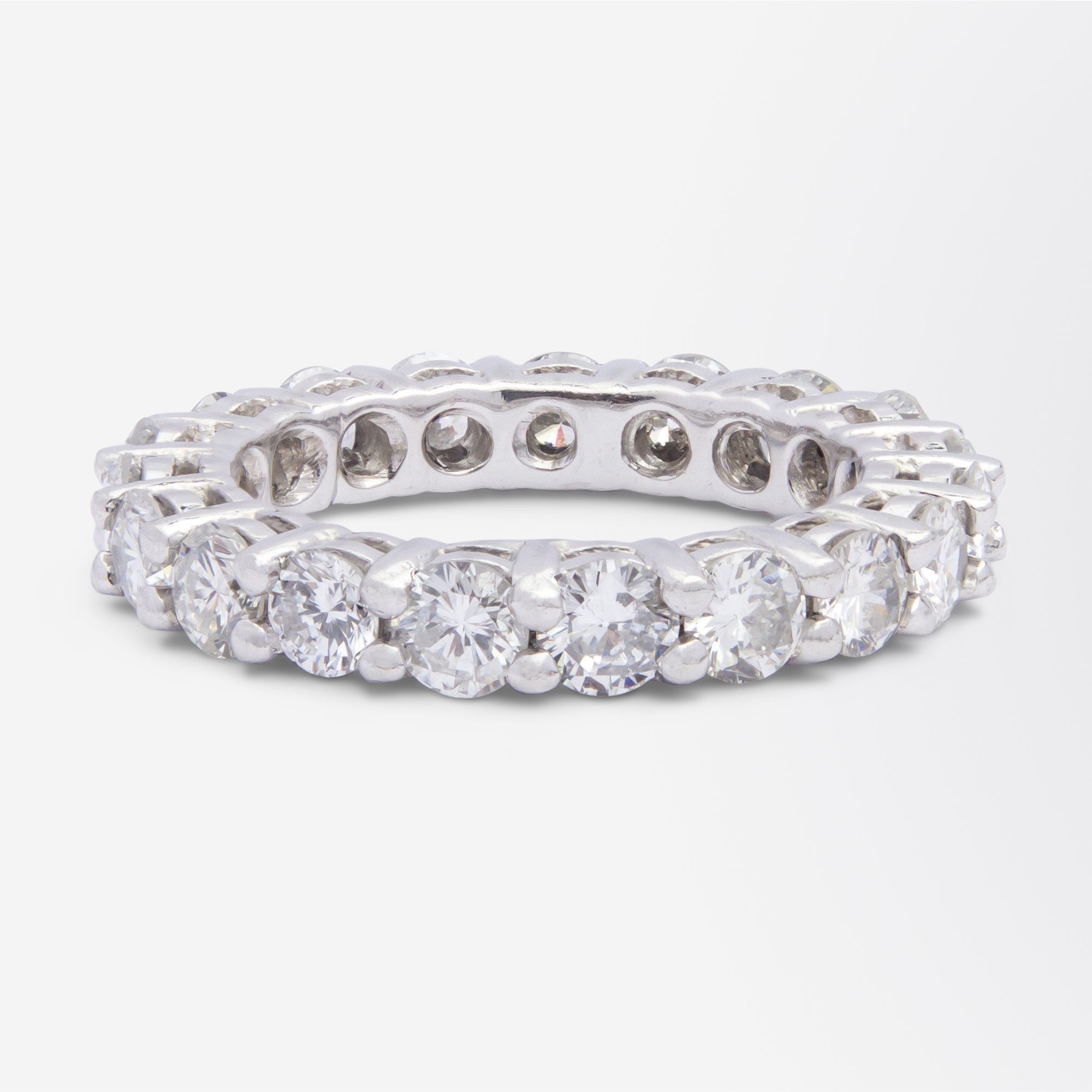 Eternity Band in 18kt White Gold & 2.50ct of Diamonds