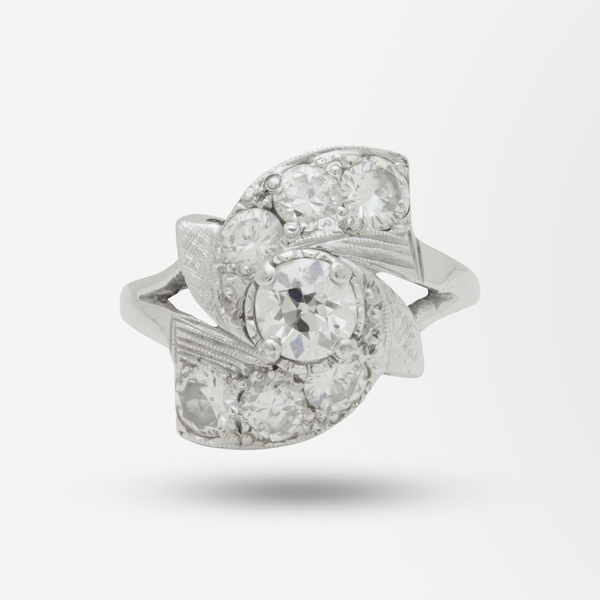 Bague Art Déco tardif en or blanc 14 carats et diamants