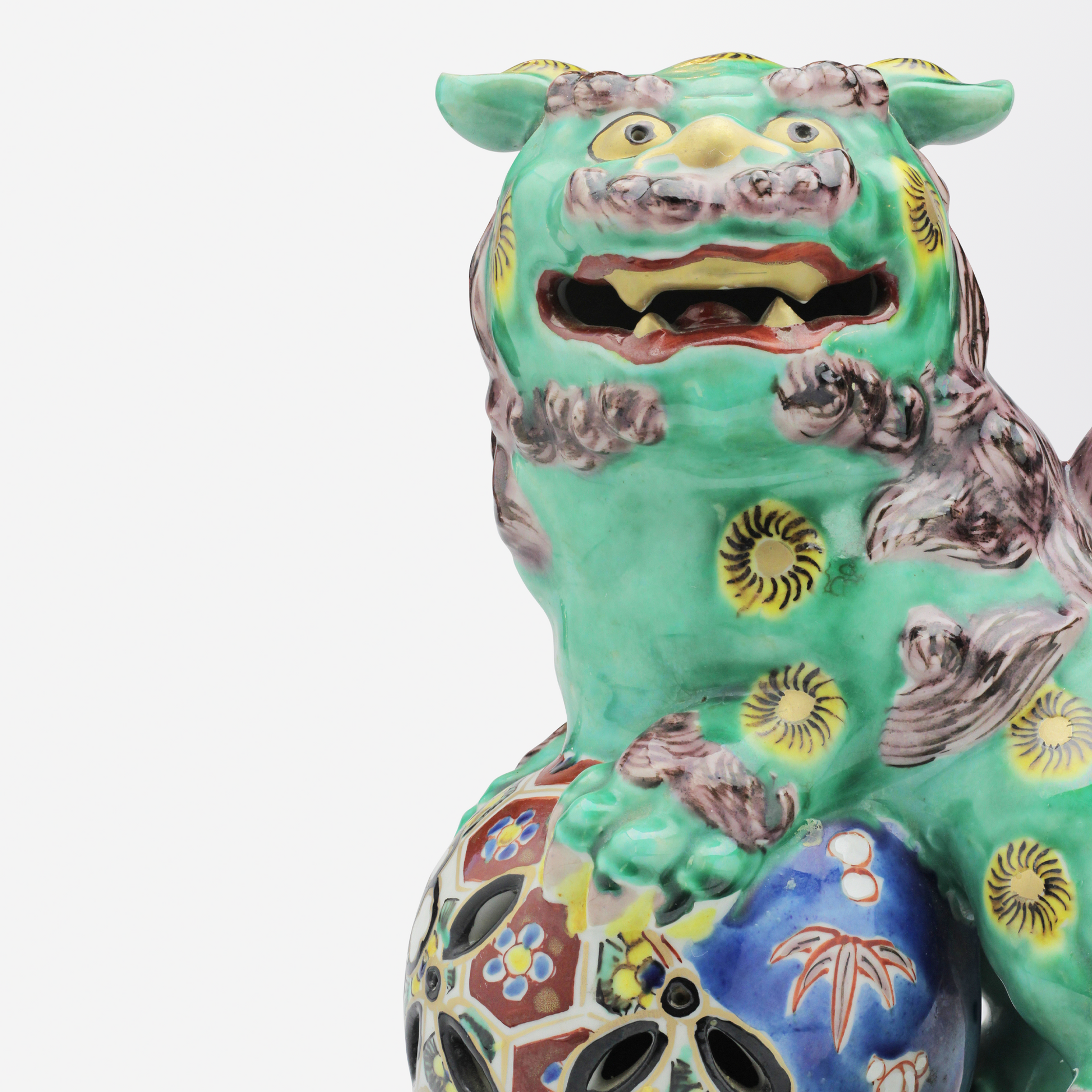 Paire de chiens Fô en porcelaine japonaise de l'époque Meiji « Kutani »