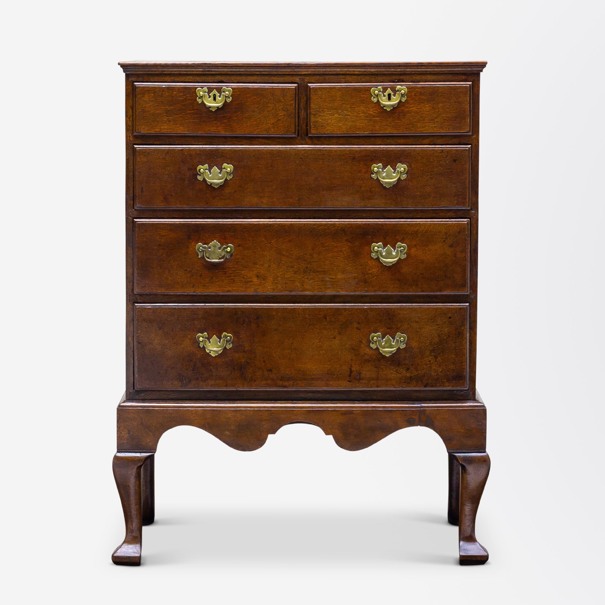 Commode en chêne anglais de style George II sur pied
