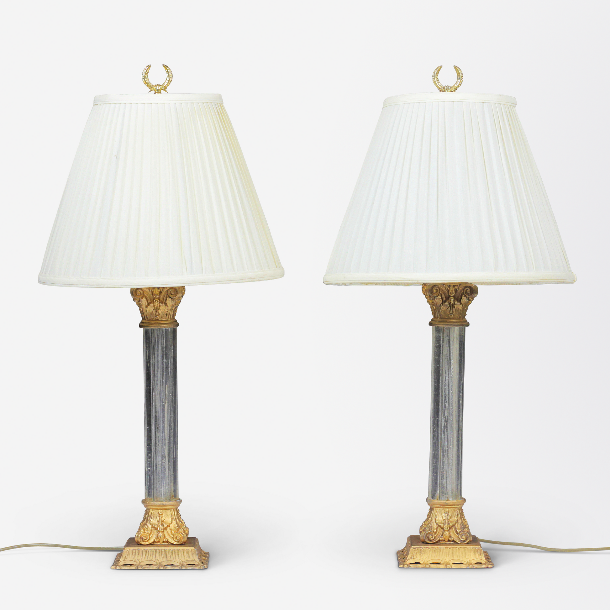 Paire de lampes de table à colonne en verre et base en laiton