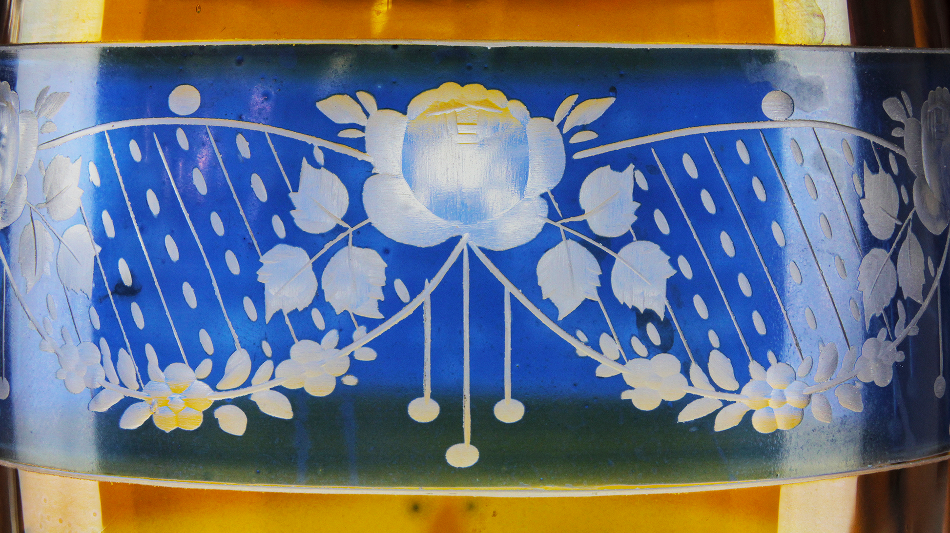 Verre à couvercle bohème