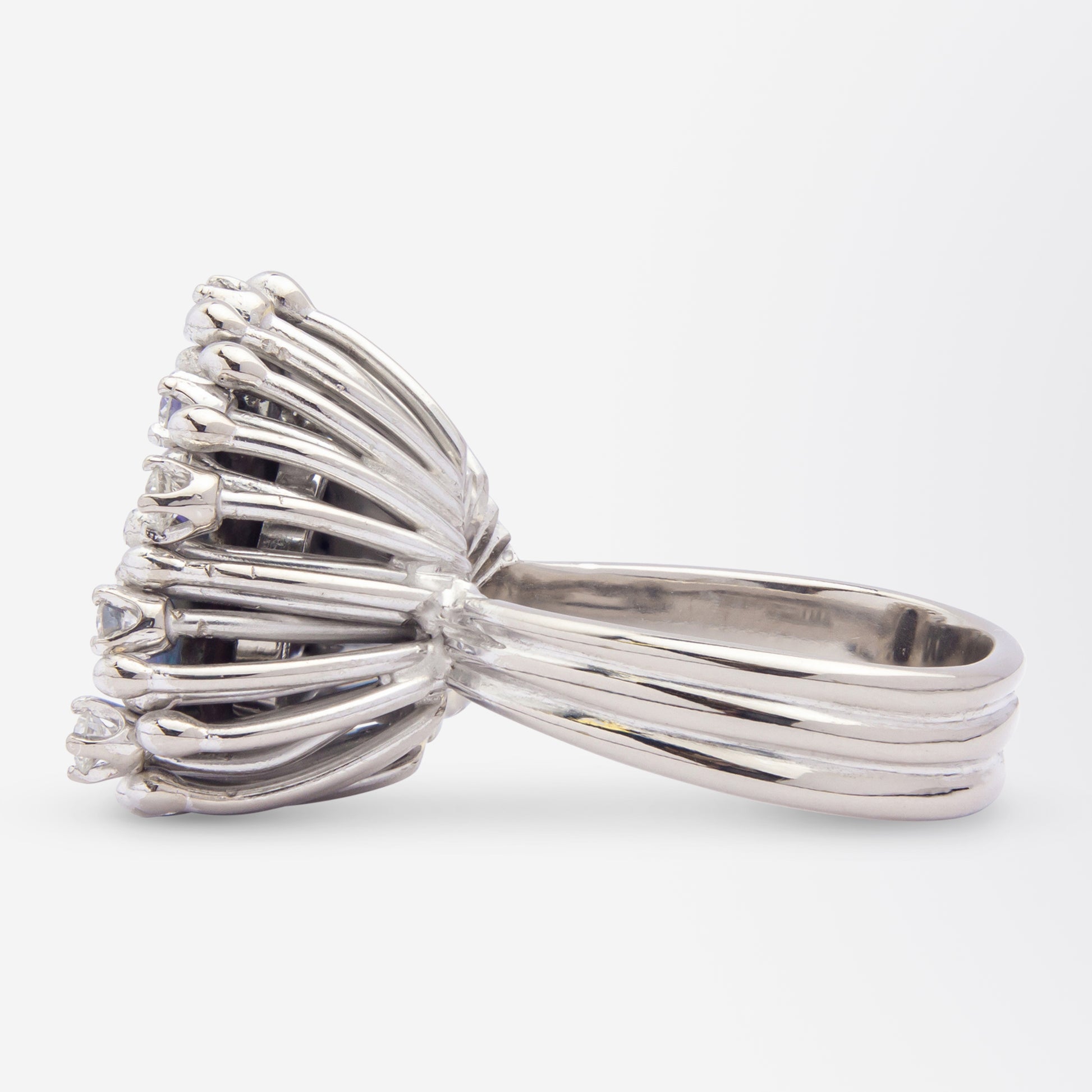 Grima Ring in 18kt White Gold With an Opal & Diamonds