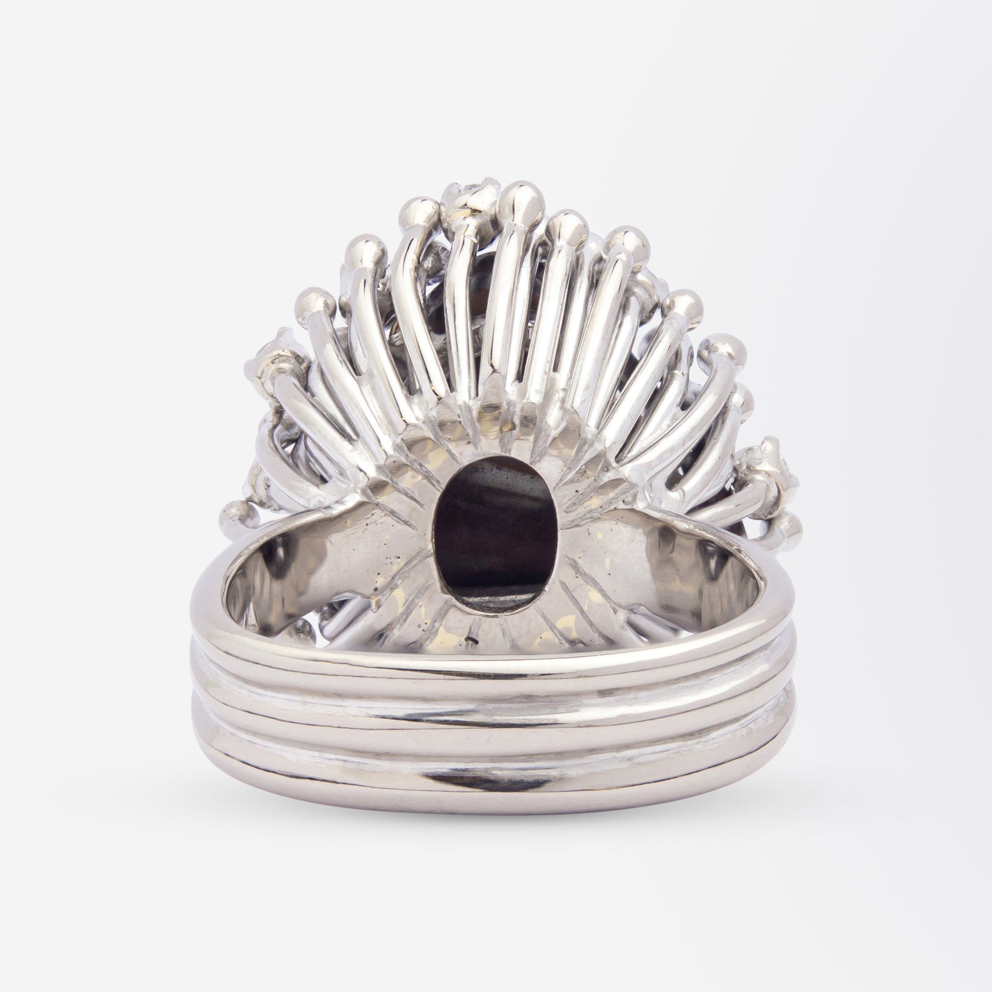 Grima Ring in 18kt White Gold With an Opal & Diamonds