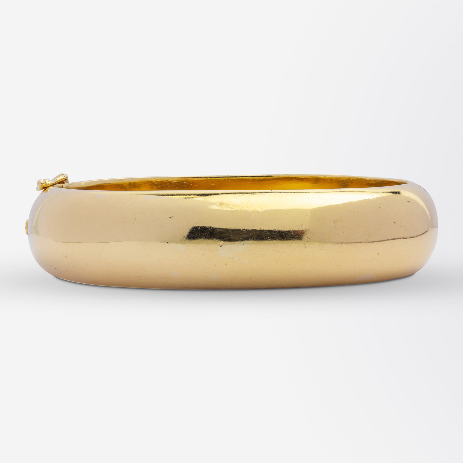 Heavy, 18kt Yellow Gold, Hinged Oval Bangle