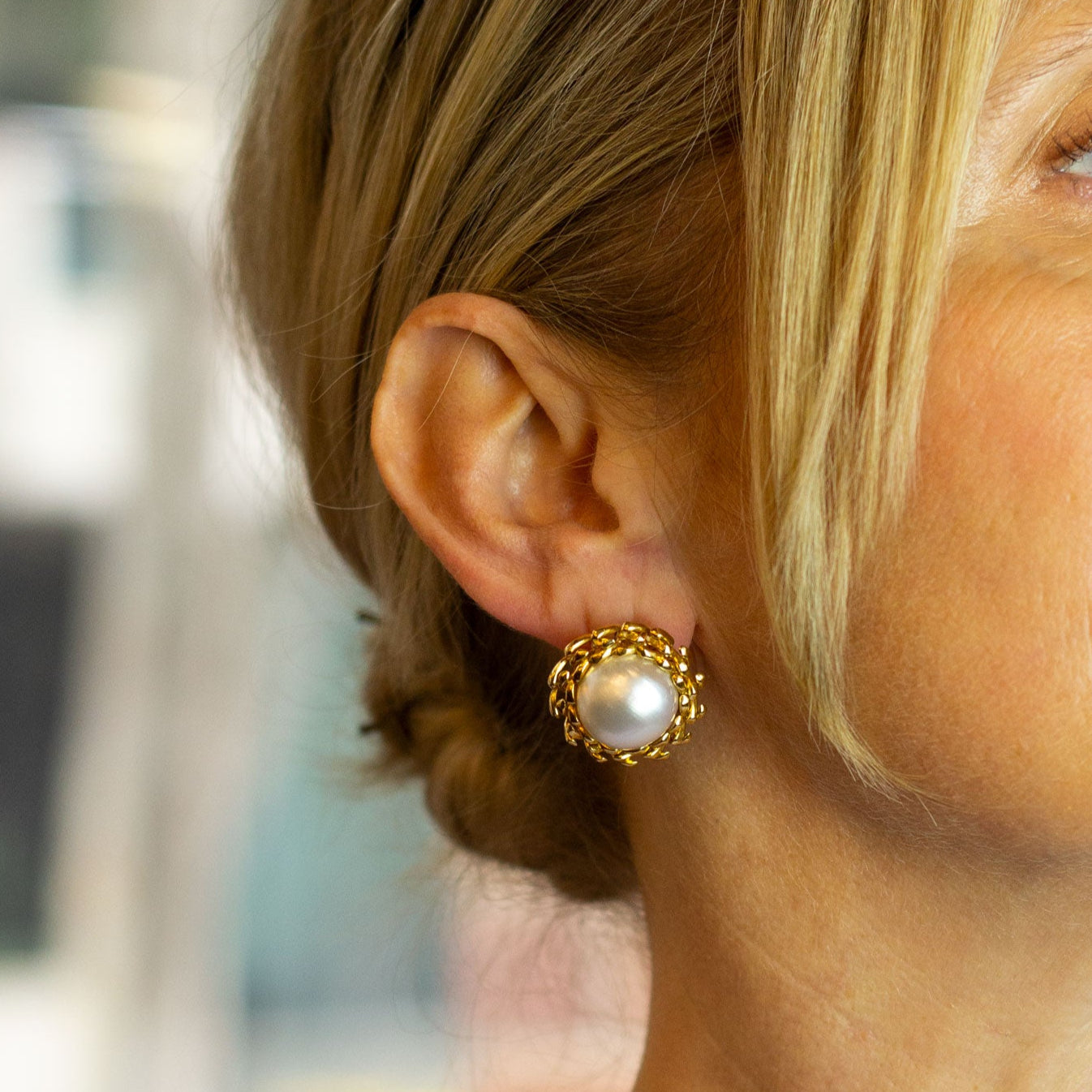 18kt Gold Mabe Pearl Earrings