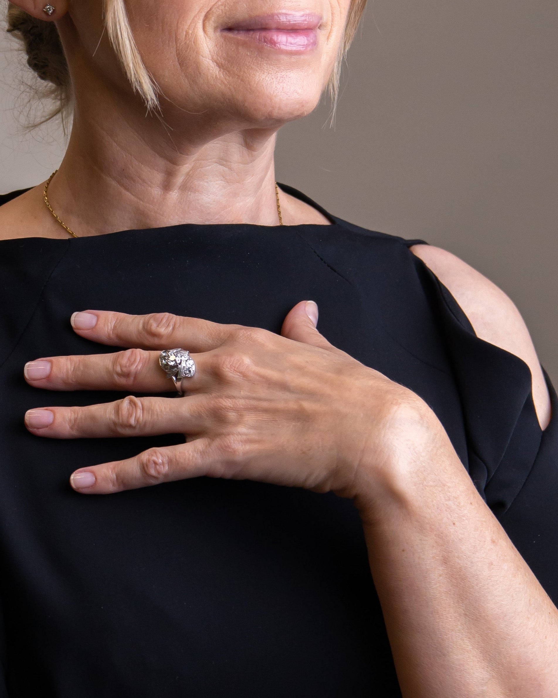 Bague Art Déco tardif en or blanc 14 carats et diamants