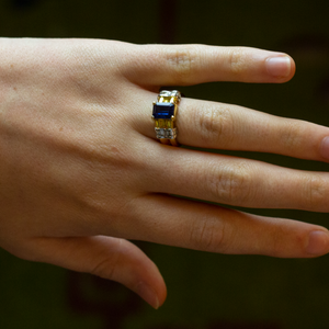 18kt Gold, Diamond and Sapphire Ring