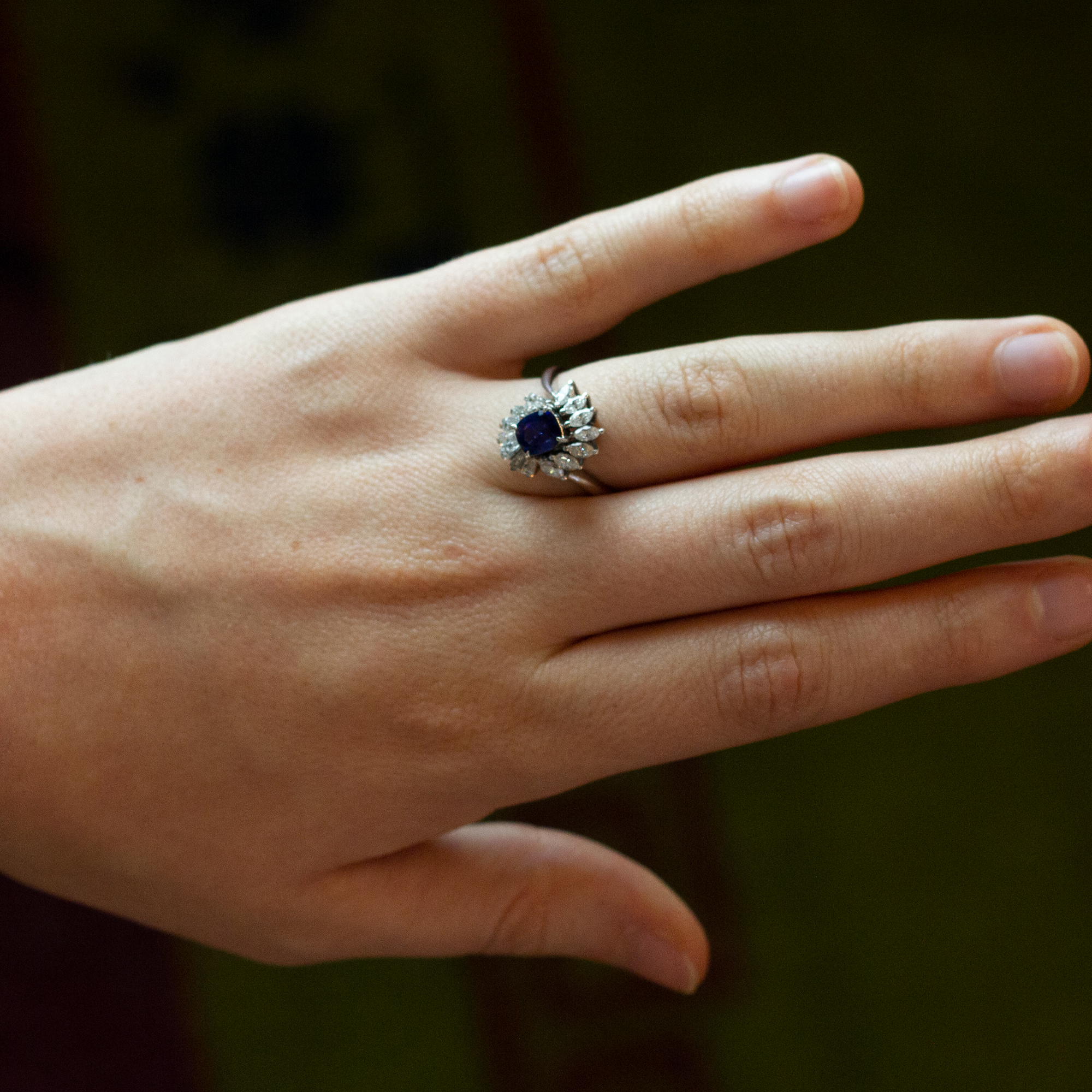 Bague en platine, diamants et saphir du Cambodge