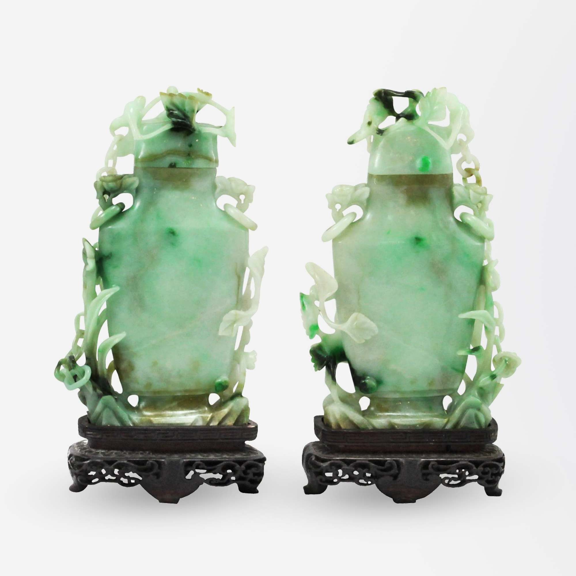 Paire de vases recouverts de jadéite du début du XXe siècle