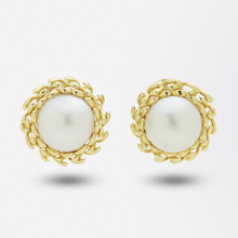 Load image into Gallery viewer, 18kt Gold Mabe Pearl Earrings