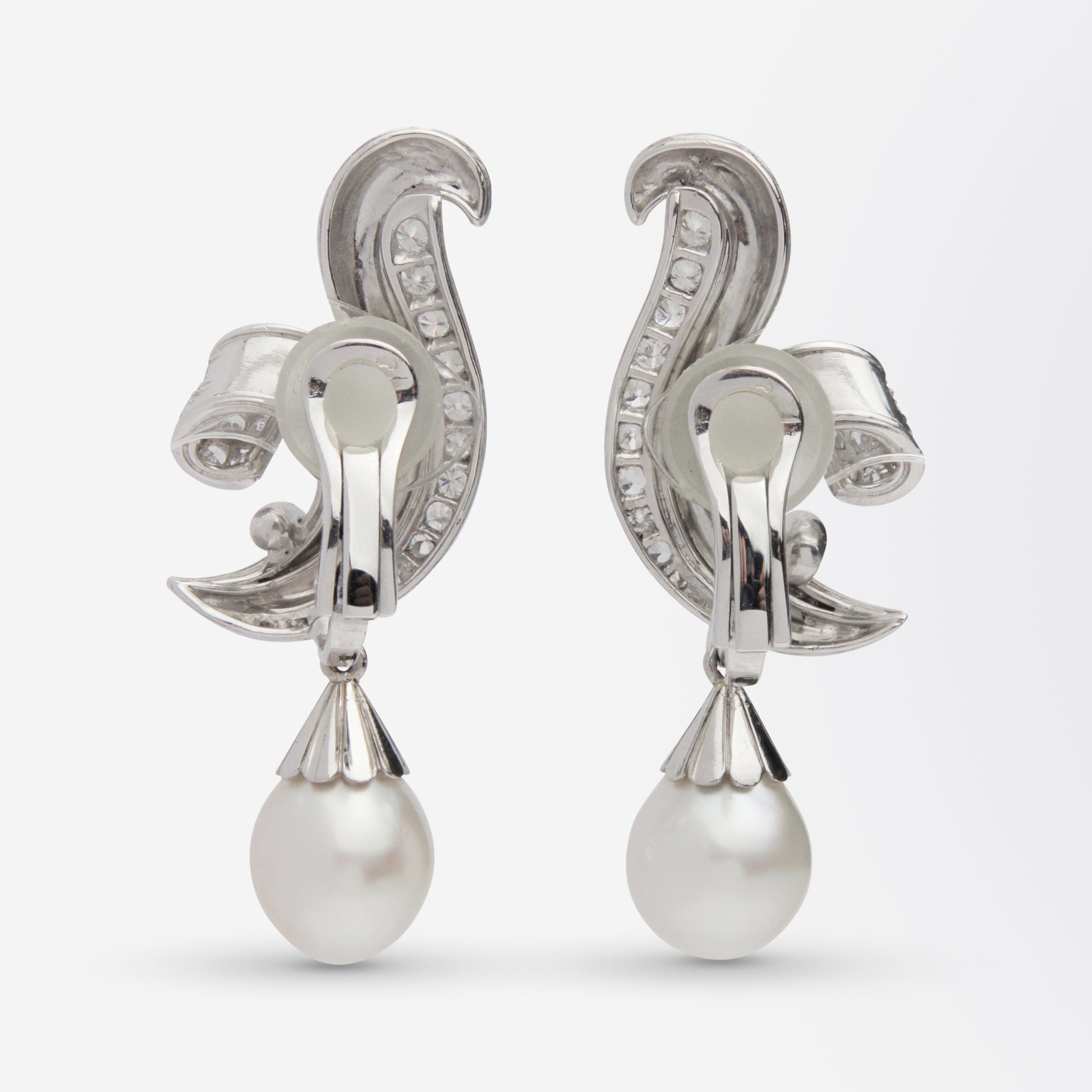Boucles d'oreilles pendantes en platine, perles et diamants, style rétro français
