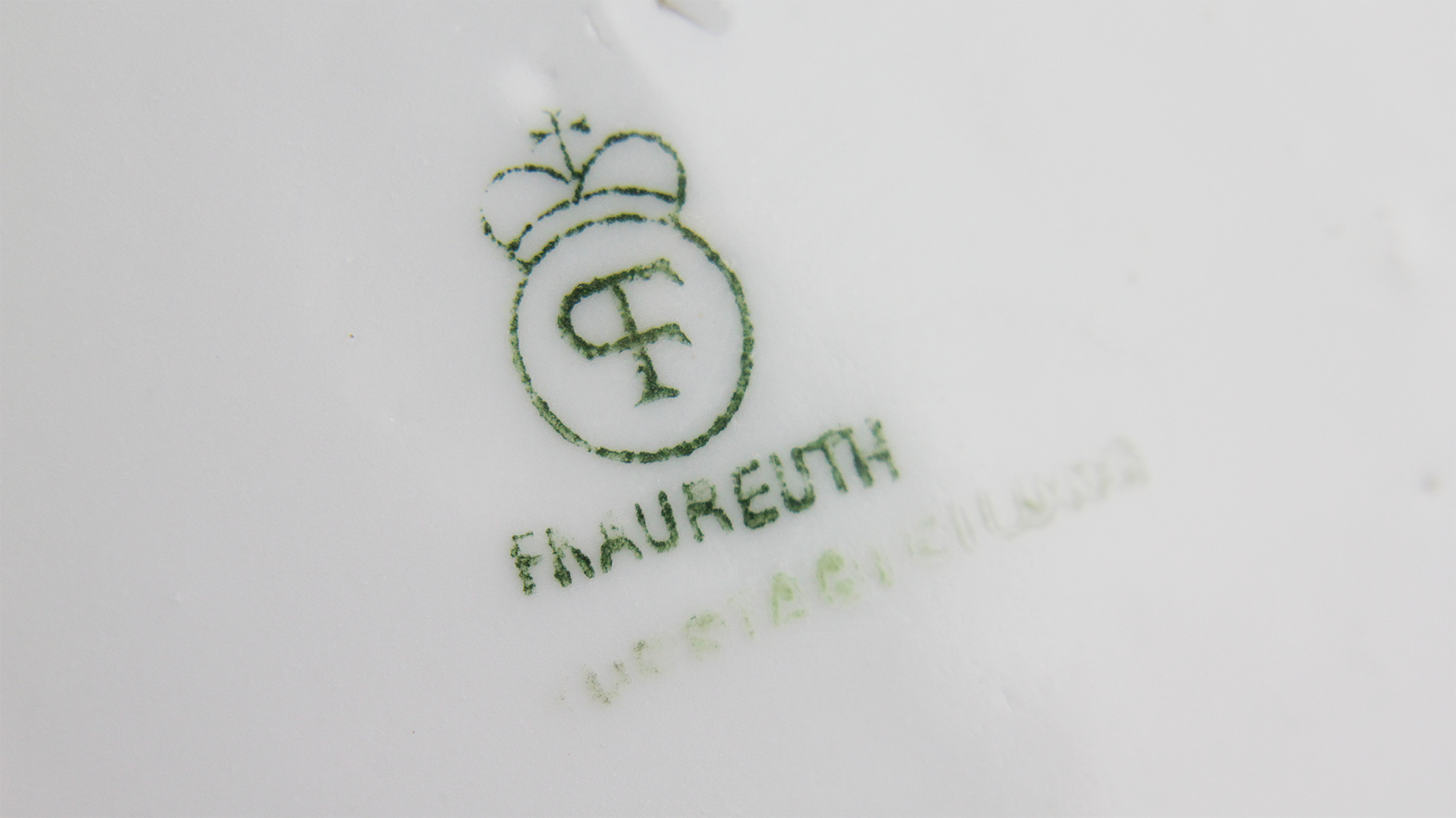 Pot en porcelaine avec couvercle de Fraureuth