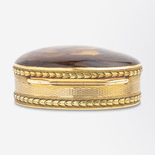 Load image into Gallery viewer, English, 18th Century, 18kt Gold &amp; &#39;Petrified Wood Agate&#39; Snuff Box