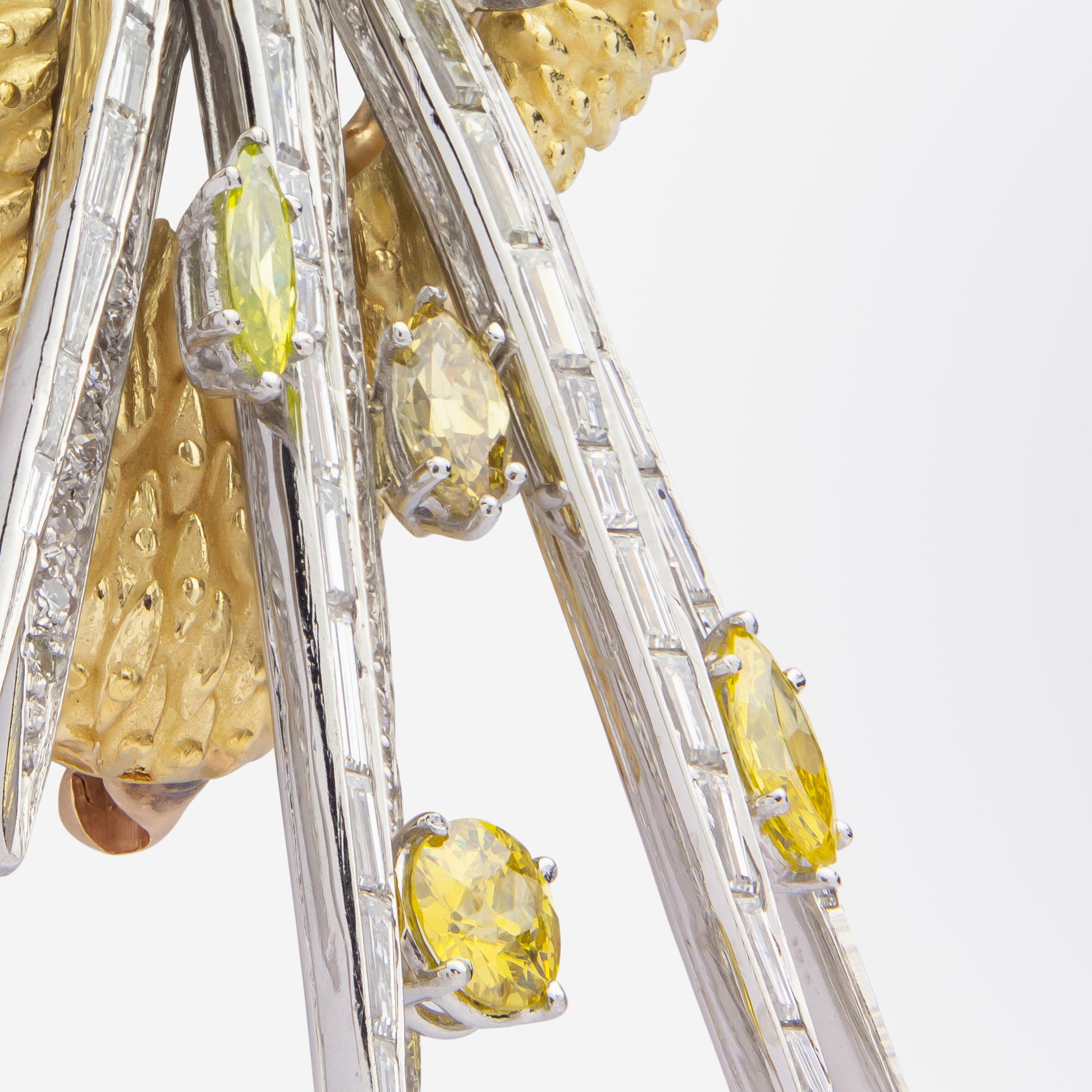 18kt White & Yellow Gold Spray Brooch With White & Yellow Diamonds