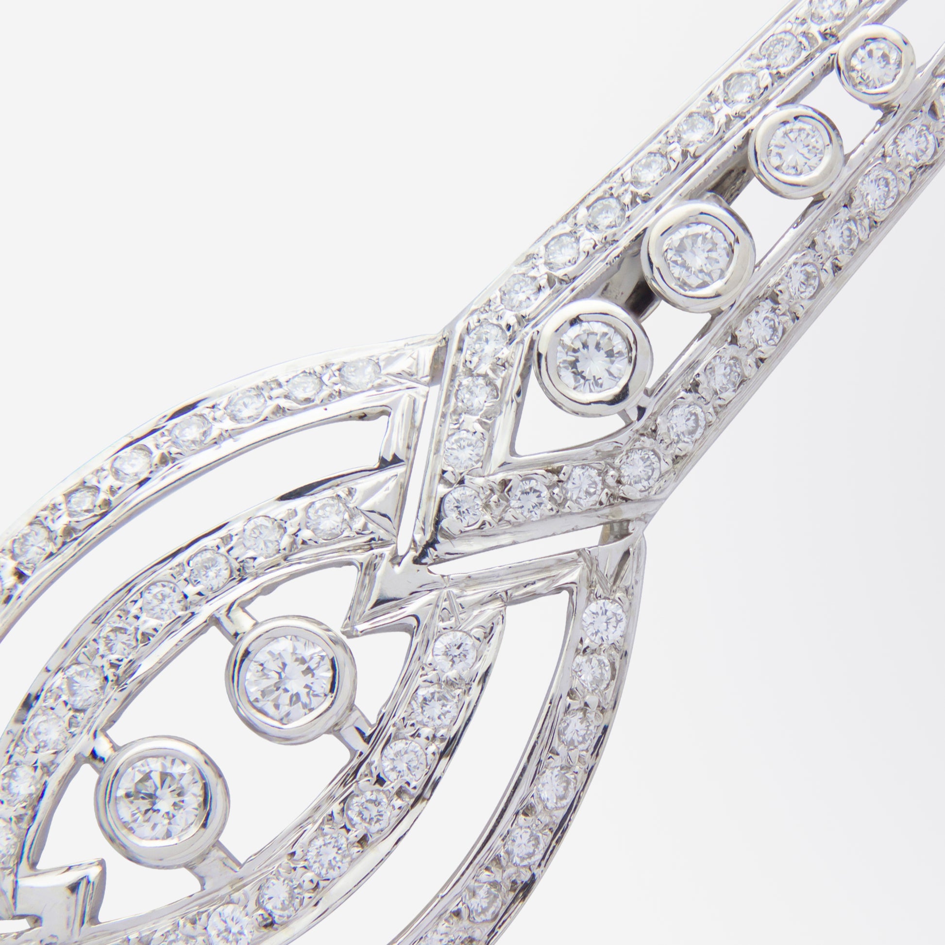 Art Deco Style Diamond Brooch in 18kt White Gold