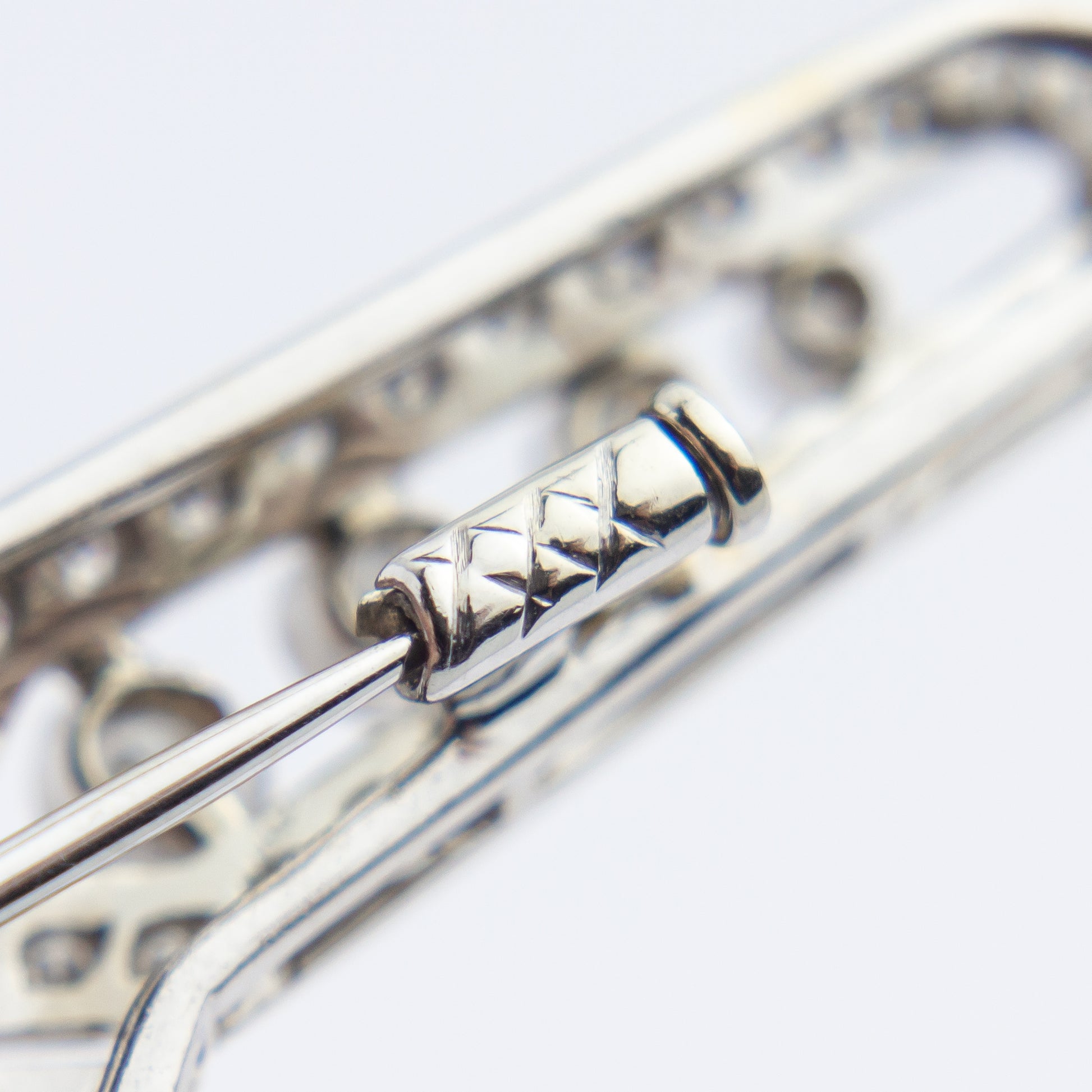 Art Deco Style Diamond Brooch in 18kt White Gold